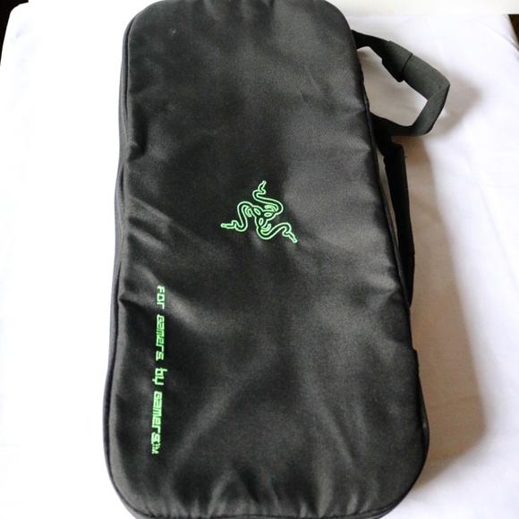 NWT Razer Full-size Keyboard Bag Backpack Black Green Gaming Travel - Picture 2 of 7